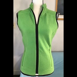 G Factor green vest 2 pockets. S